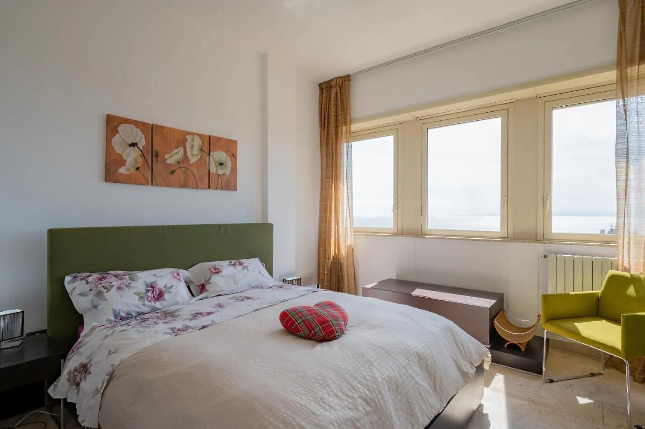 Catania Seaview Apartment With Balcony Italie