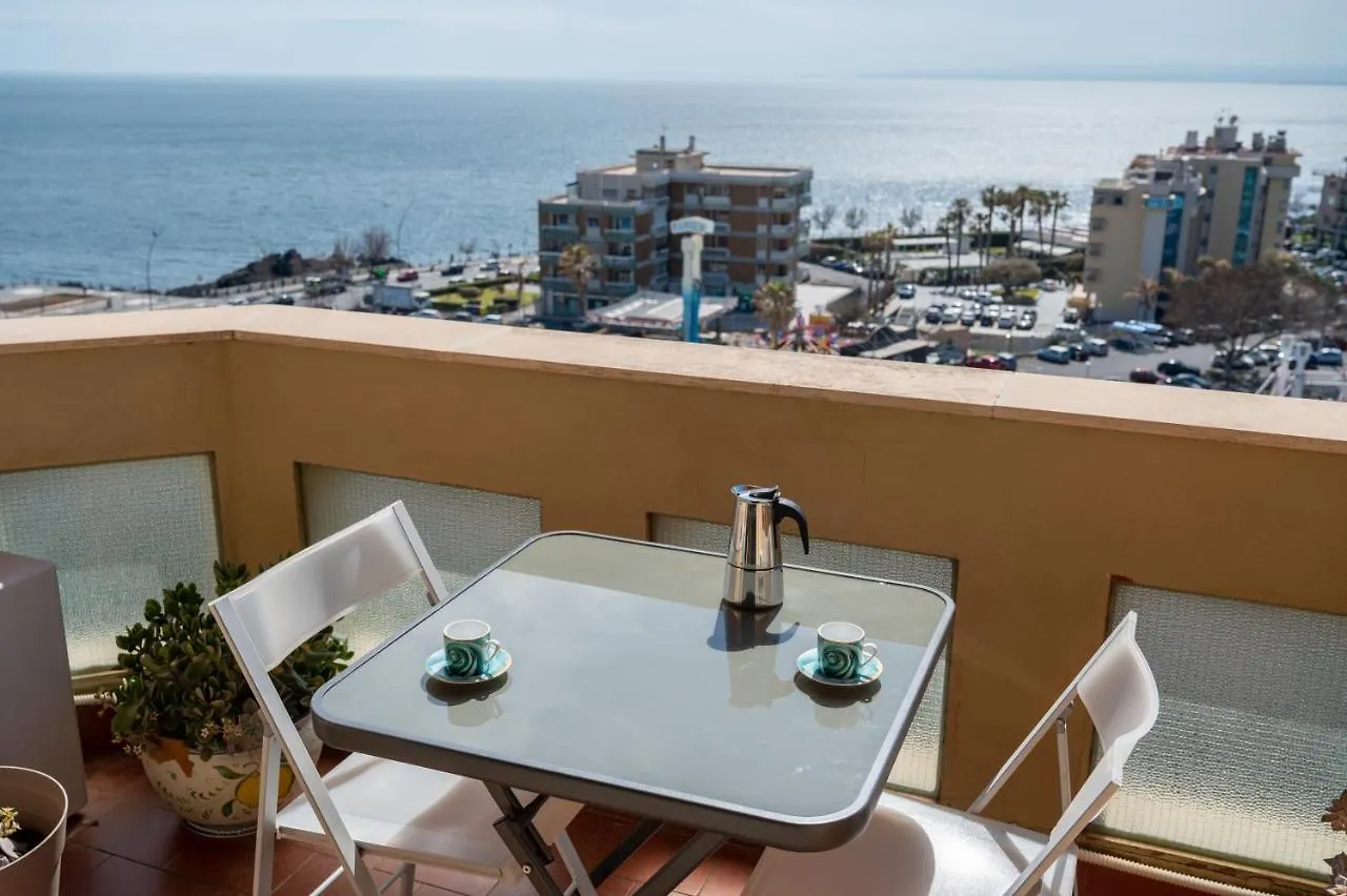 Catania Seaview Apartment With Balcony